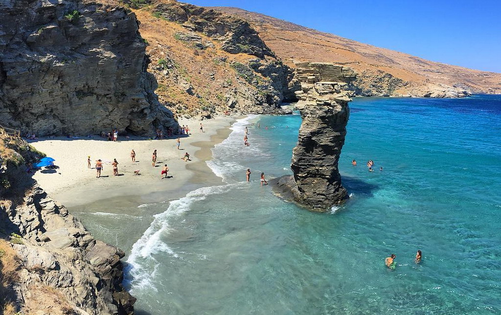  Tis grias to pidima ostrvo Andros 